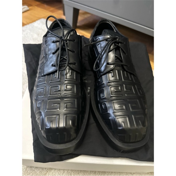 GIVENCHY 4G MOTIF Leather Lace Ups size 42/9 - Picture 9 of 10